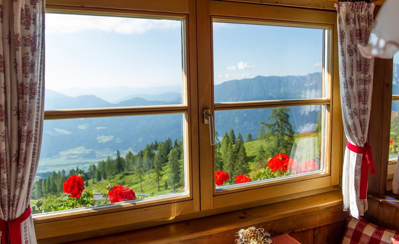 Sattleggers Alpenhof & Feriensternwarte Hotel Greifenburg Exterior photo